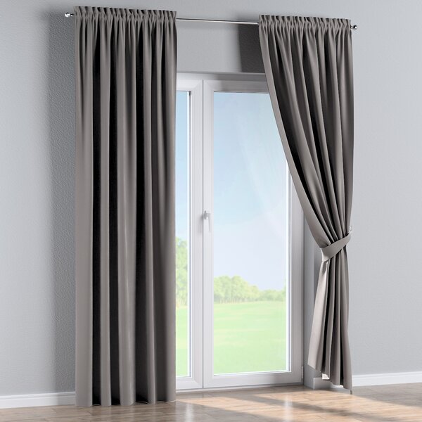 Slot and frill curtain