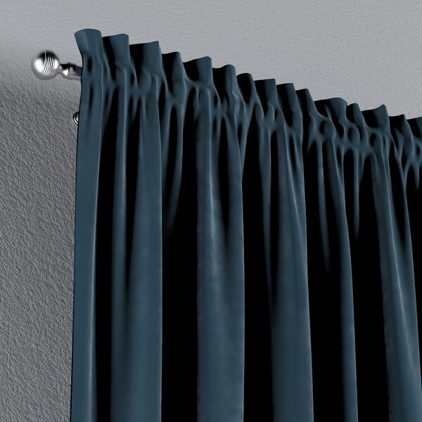 Slot and frill curtain