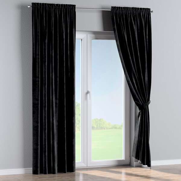 Slot and frill curtain