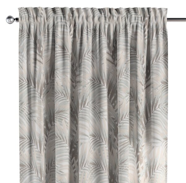 Slot and frill curtain