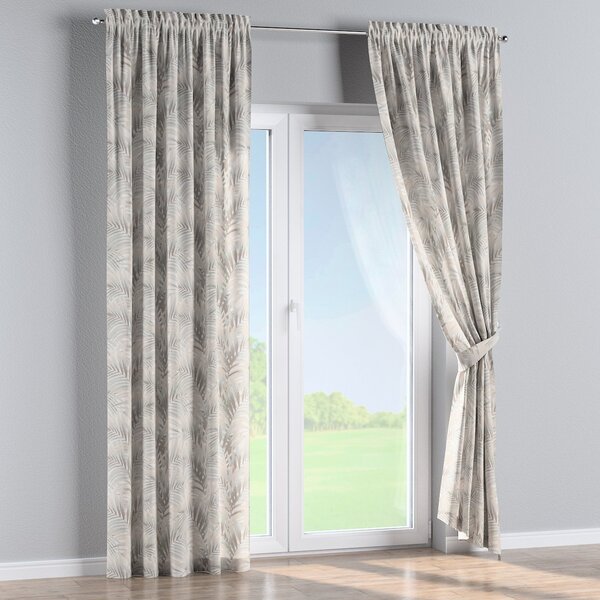 Slot and frill curtain