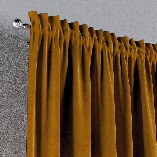 Slot and frill curtain