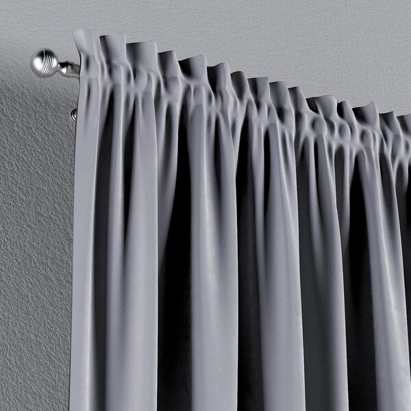 Slot and frill curtain