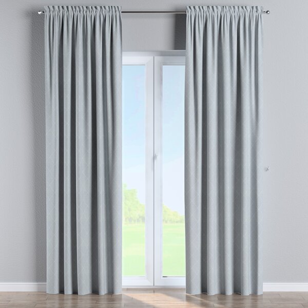 Slot and frill curtain