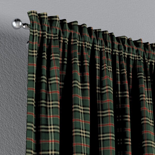 Slot and frill curtain