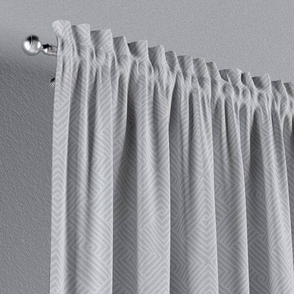 Slot and frill curtain