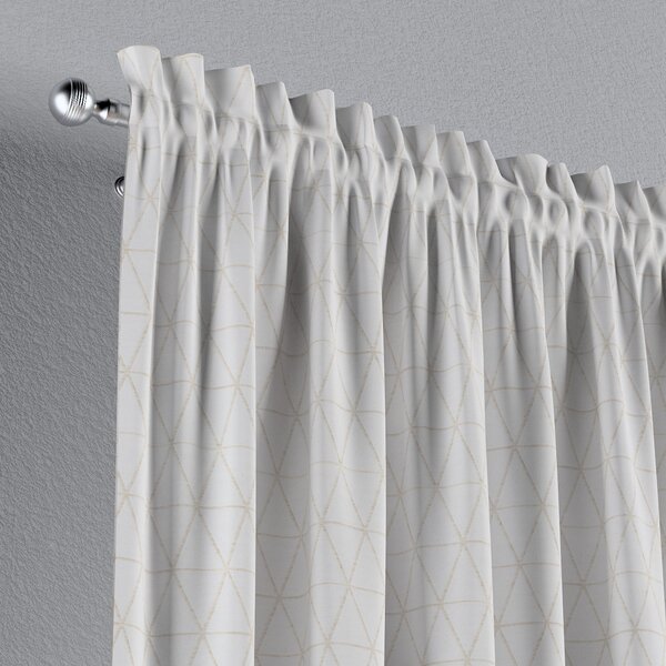 Slot and frill curtain