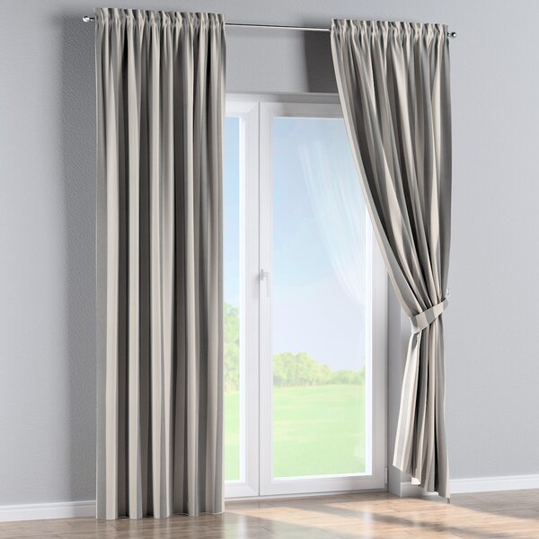 Slot and frill curtain