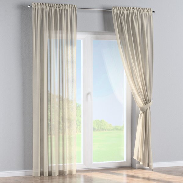 Slot and frill curtain