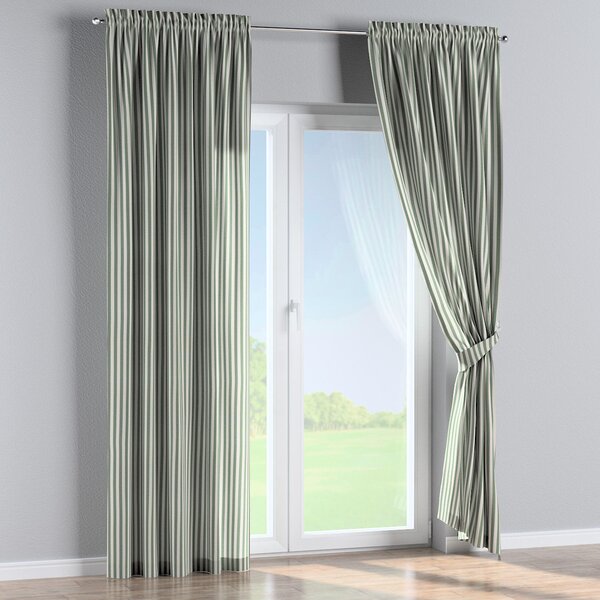 Slot and frill curtain