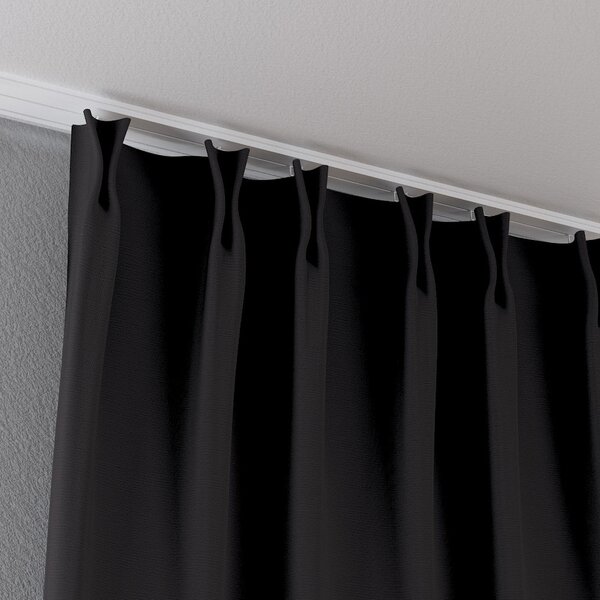 Double pinch pleat curtain