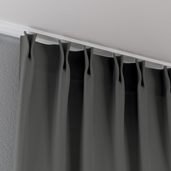 Double pinch pleat curtain