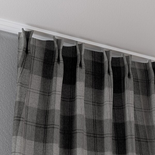 Double pinch pleat curtain