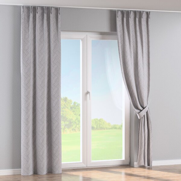 Double pinch pleat curtain