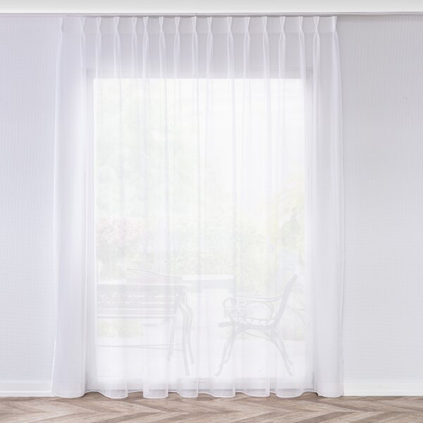 Net curtain with double pinch pleat