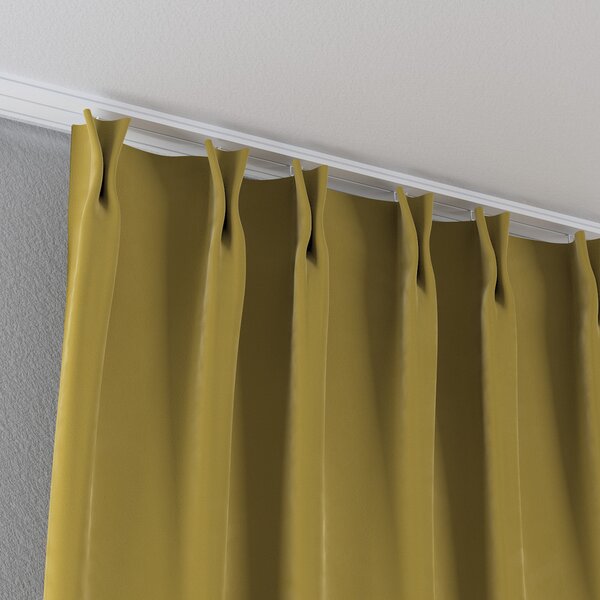 Double pinch pleat curtain