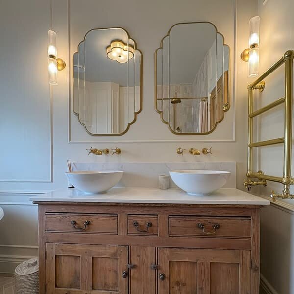 Marnie Mirror, Mirror - Andrew Martin