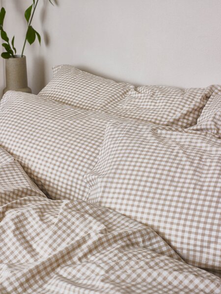 Café au Lait Gingham Washed Cotton Pillowcases (Pair) | Standard | Piglet in Bed