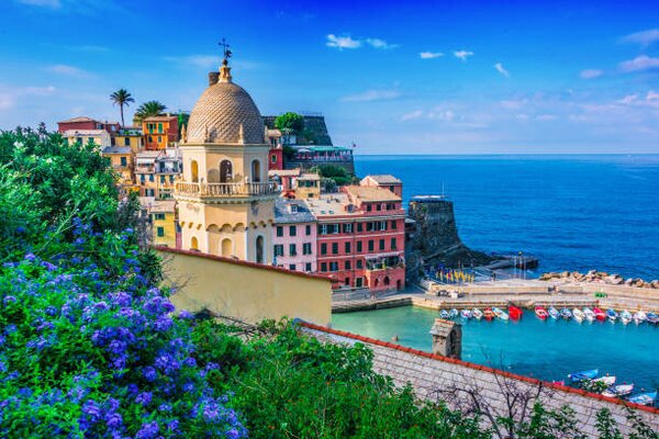 Photography Picturesque town of Vernazza, Liguria, Italy, monticelllo