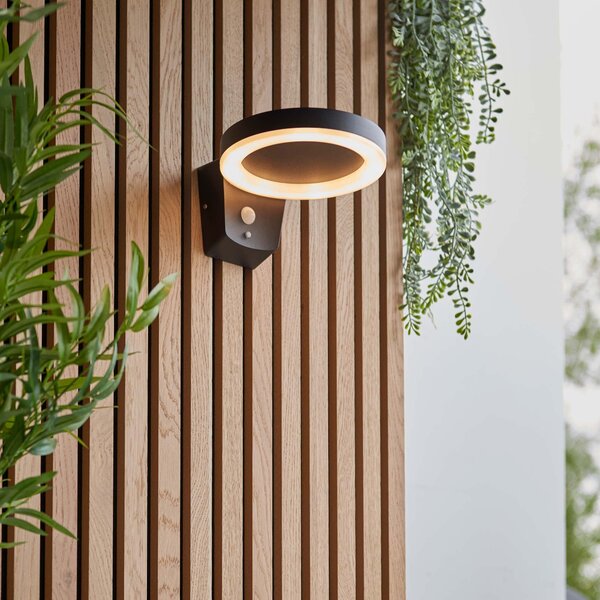 Vogue Idris Outdoor Solar PIR Wall Light