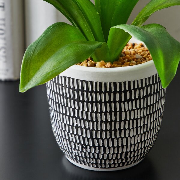 Artificial Leaves in Black and White Plant Pot