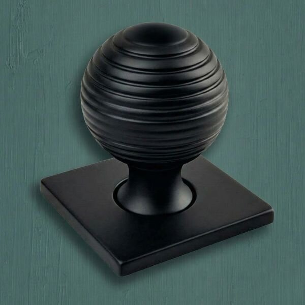Queen Anne II Fluted Beehive Knobs with Square Backplate