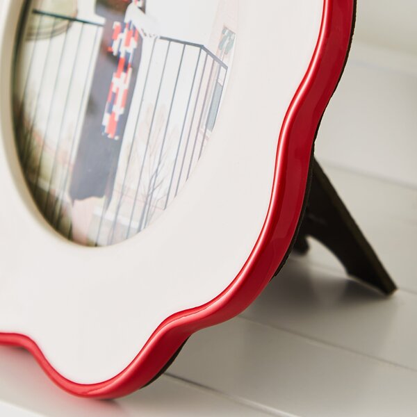 Red Wavy Photo Frame