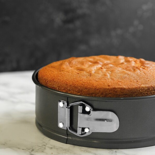 MasterClass Non Stick Spring Form Loose Base Cake Pan Round 21.5cm