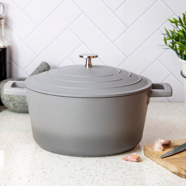 MasterClass Non-Stick Cast Aluminium 24cm Casserole Dish, 4L