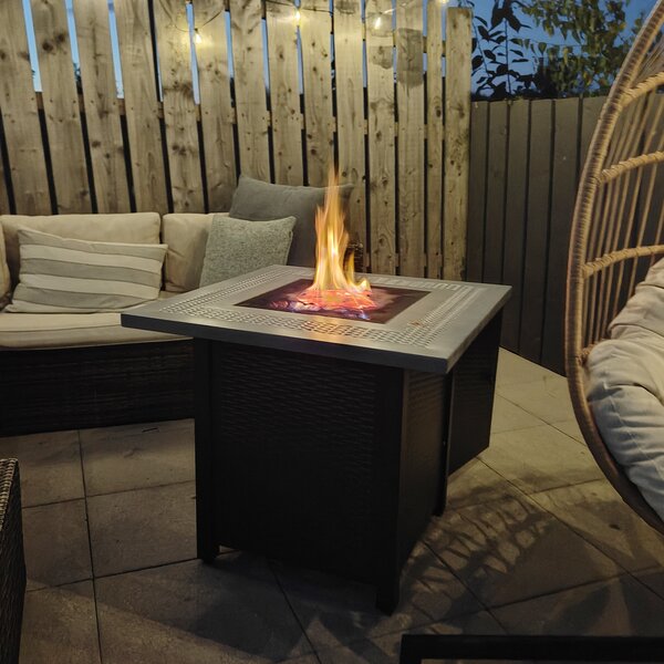 Outsunny Square Propane Gas Fire Pit Table, 40000 BTU Rattan Smokeless Firepit Patio Heater w/ Lava Rocks & Lid, 71cm x 71cm x 62cm, Black Aosom UK