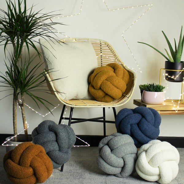 Furn. Boucle Knot Round Cushion