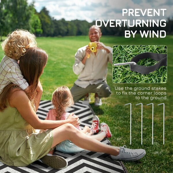 Outsunny Reversible Outdoor Mat, Plastic Straw Rug with Carry Bag & Ground Stakes, Black and White Rhombus, 182x274cm Aosom UK