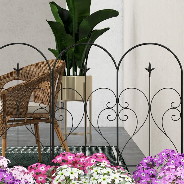 Outsunny Garden Decorative Fences, Heart-shaped Garden Trellis Panels, Landscape Flower Bed Border Edging, Set of 5, Black Aosom UK