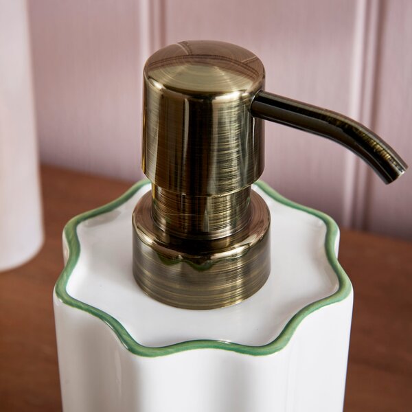 Heart and Soul Scalloped Soap Dispenser