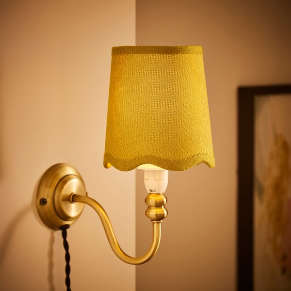 Scalloped Edge Linen Lamp Shade