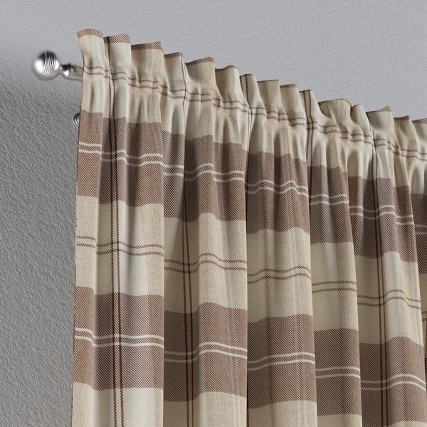 Slot and frill curtain