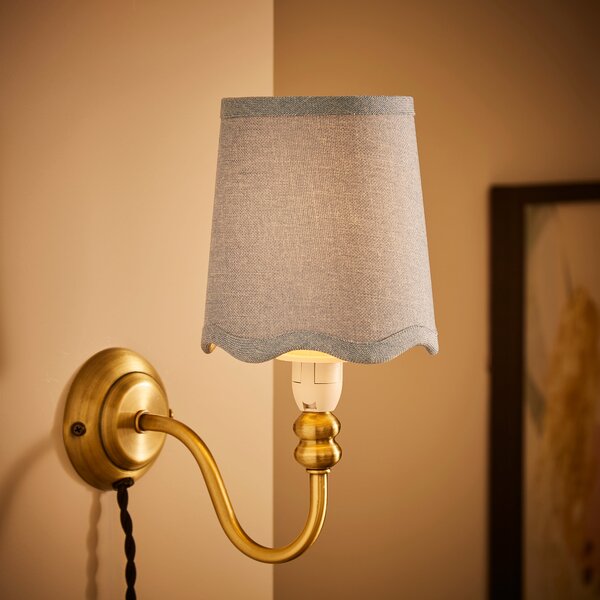 Scalloped Edge Linen Lamp Shade