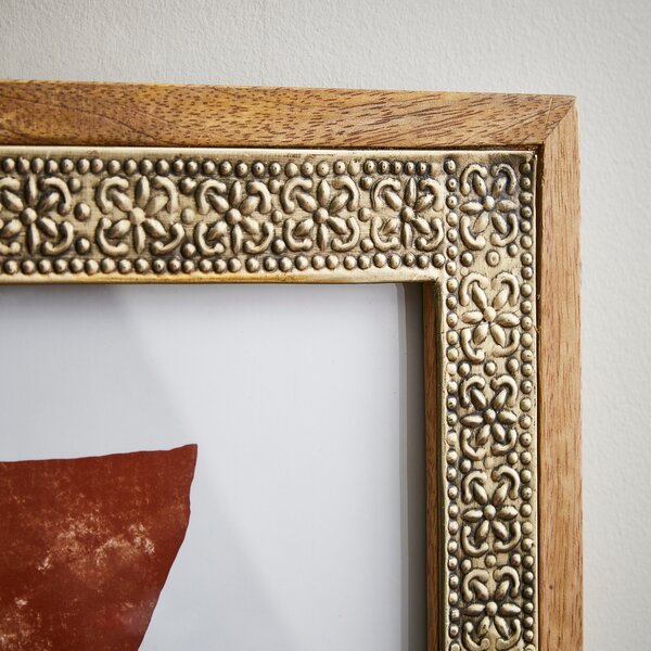 Detailed Gold Metal Wooden Edge Photo Frame