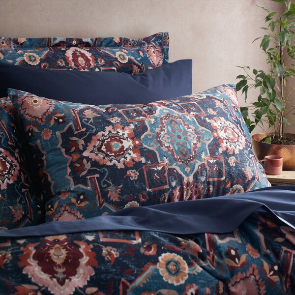 Soukara Dream Navy Duvet Cover and Pillowcase Set