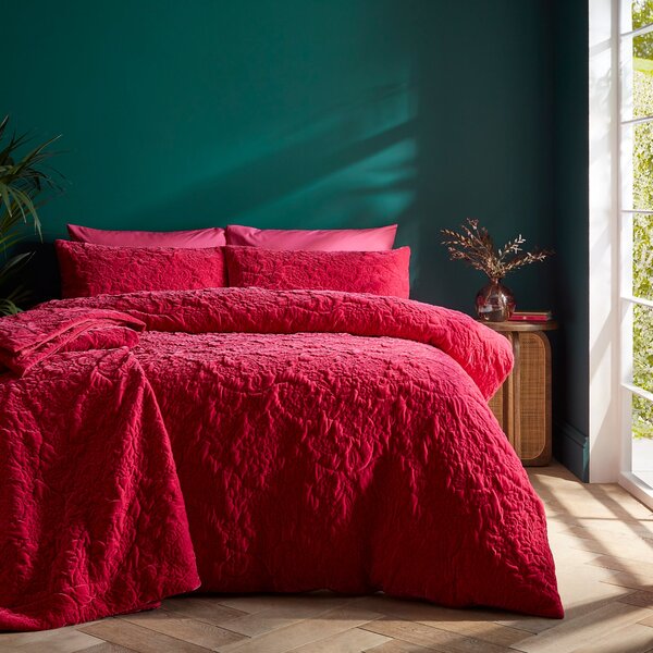 Elisa Floral Magenta Bedspread