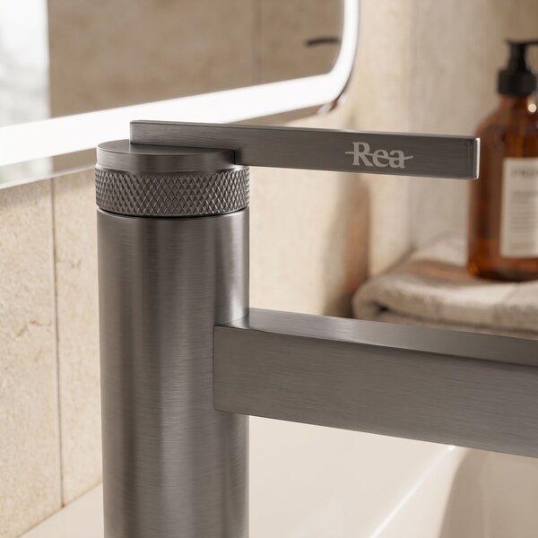 Bathroom faucet Rea Grace Titan