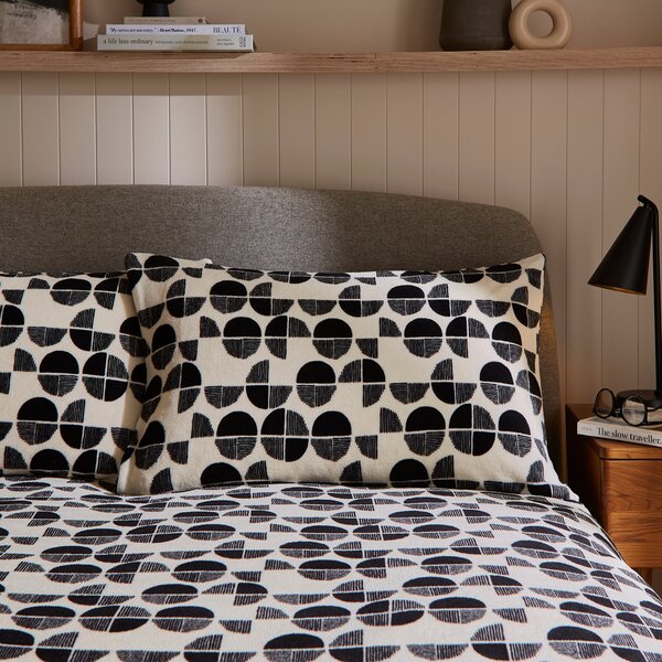 Mono Circles Fleece Duvet Cover and Pillowcase Set