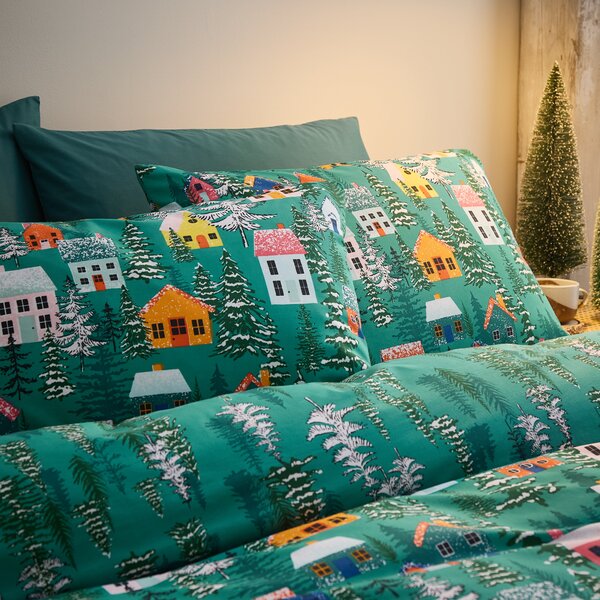 Catherine Lansfield Festive Forest Reversible Duvet Cover and Pillowcase Set