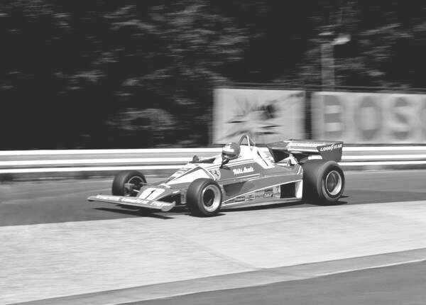 Photography Niki Lauda driving a Ferrari 312T, 1975