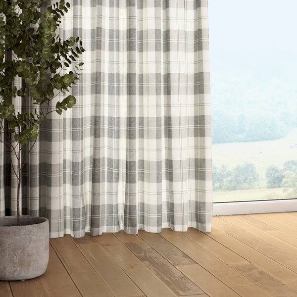 Pencil pleat curtain