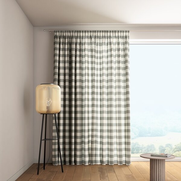 Pencil pleat curtain