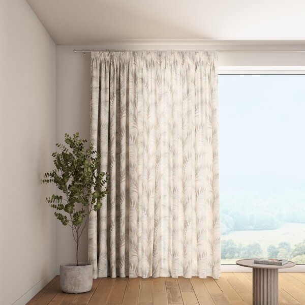 Pencil pleat curtain