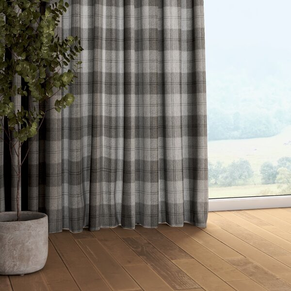 Pencil pleat curtain