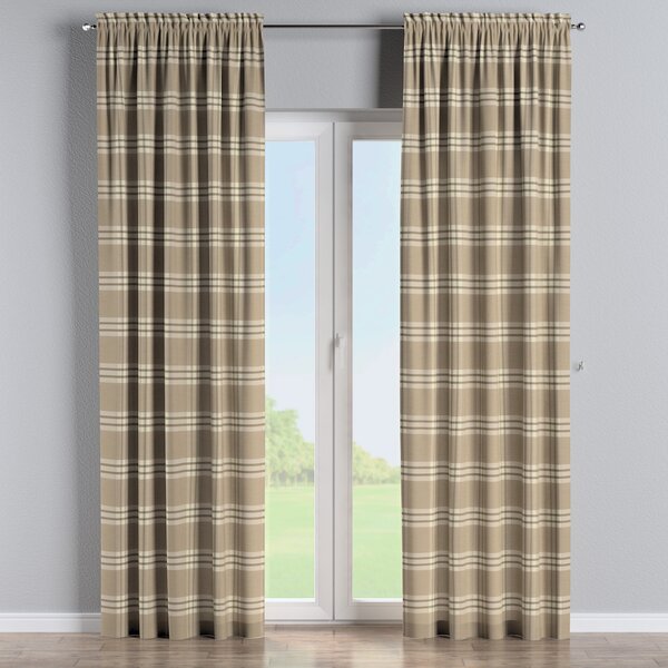 Slot and frill curtain