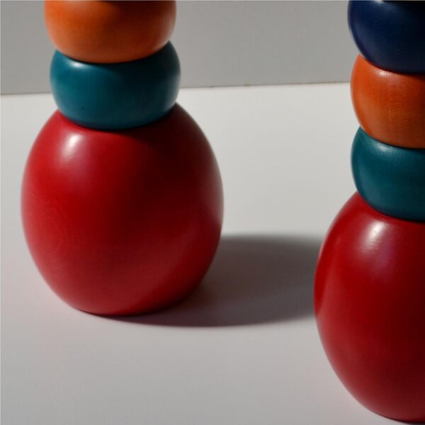 Solid Linden Wood Pepper Grinder and Salt Shaker, Pepper diam. 7xh21 cm - Salt diam. 7xh17 cm, Red Base